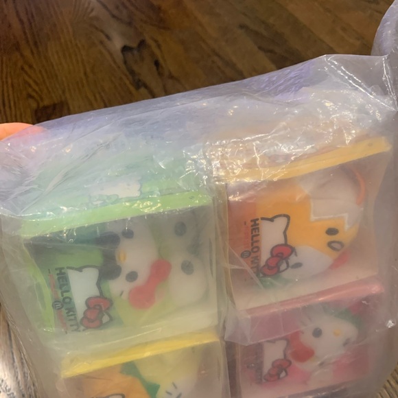 New Hello Kitty Fruit Mart x McDonald’s Plush Set of 6 with Picnic Bag - Picture 9 of 11